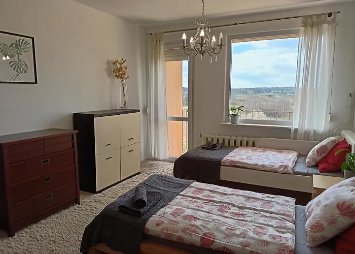 Przytulny Blisko Autostrady S3 I 6 Min Od Rynku * 웨그니차